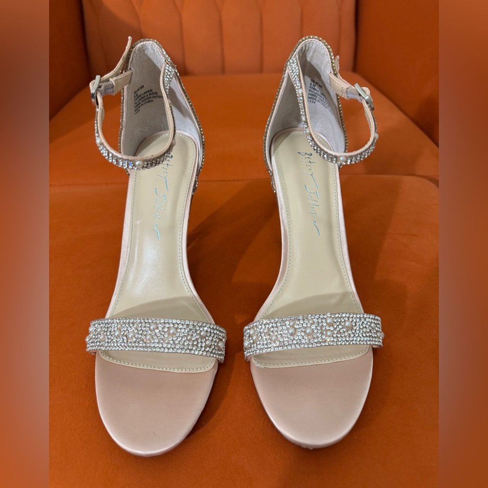 Betsy Johnson Sandals 💃🏽.